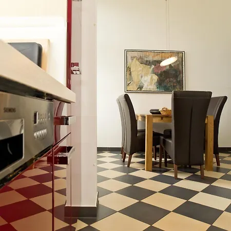 Villa, App 1 Apartment *