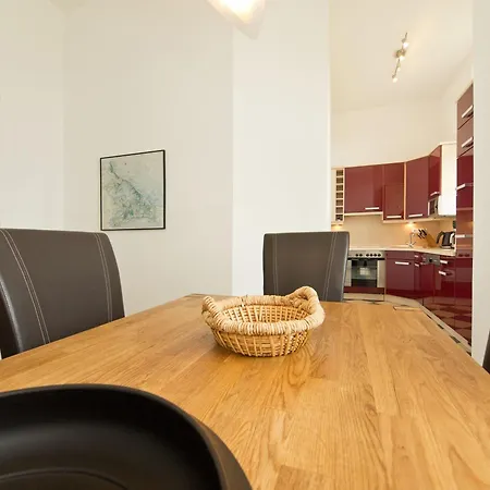 Villa, App 1 Lejlighed *