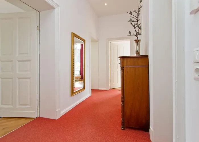 Villa, App 1 Lägenhet