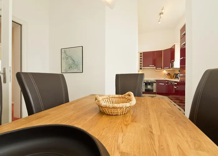 Villa, App 1 Lägenhet *